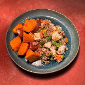 Zoete aardappel met gehakt, Mexicaanse groentemix en fetakaas