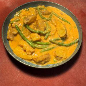 Kip masala met aardappelpartjes en sperziebonen